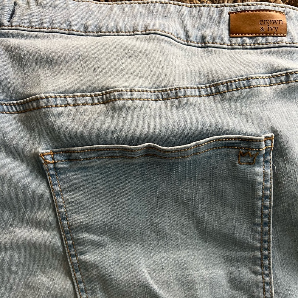 Crown & ivy light blue jeans - Picture 3 of 6